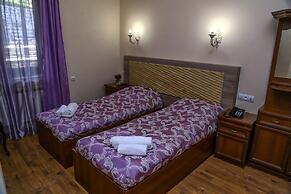Lara Hotel