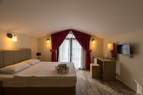 Deniz Otel