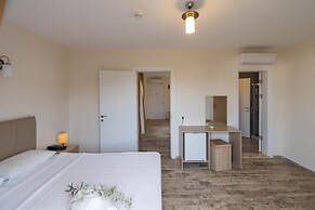 Deniz Otel