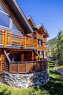 A Bear and Bison Inn