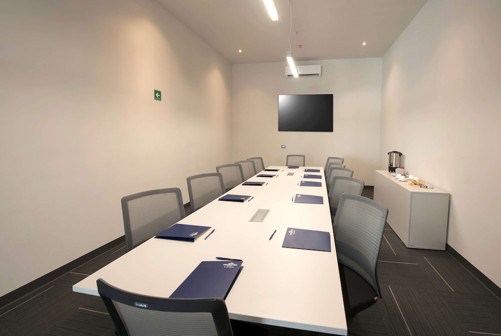 Microtel Inn & Suites by Wyndham Irapuato