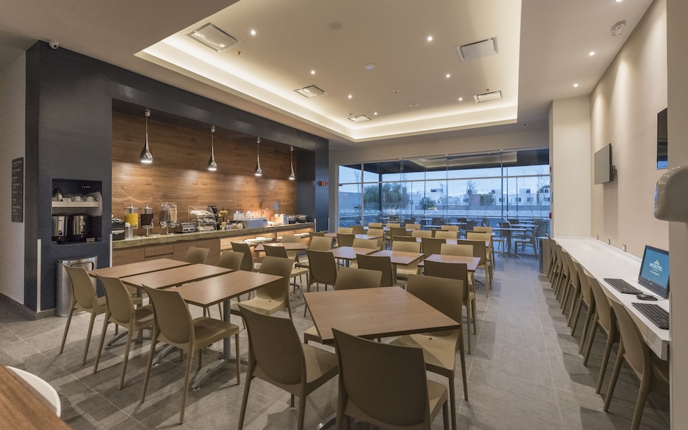 Microtel Inn & Suites by Wyndham Irapuato