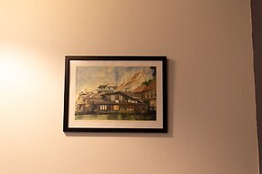 Mango 10 House