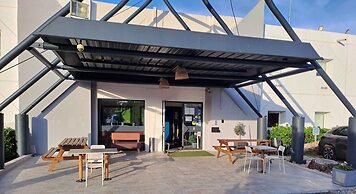 Hotel Thania