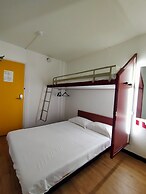 Hotel Thania