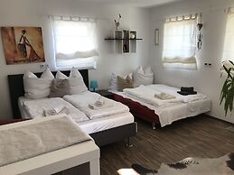 Schön Apartments
