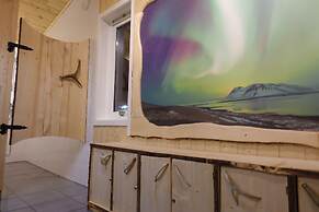 Wild Caribou Wilderness Cabin