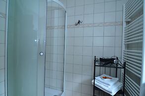 Villa Home & Garden Lasko