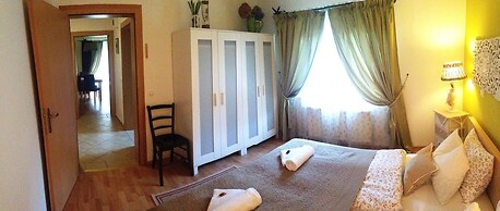 Villa Home & Garden Lasko