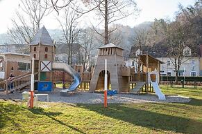 Villa Home & Garden Lasko