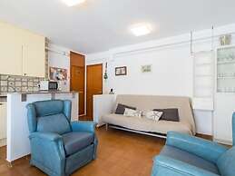 Family flat with parking near beach