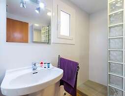 Family flat with parking near beach