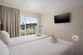 Marika Beach Hotel