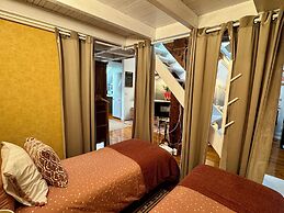 Studios with Mezzanine Rua da Moeda