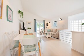 Spacious Chic Residence