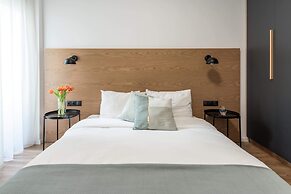 Central C&P Minimal Apartment