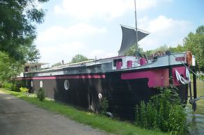 Péniche le Défi
