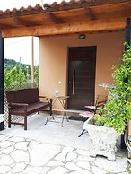 Antzela Apartments