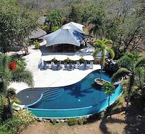 Mikado Natural Lodge