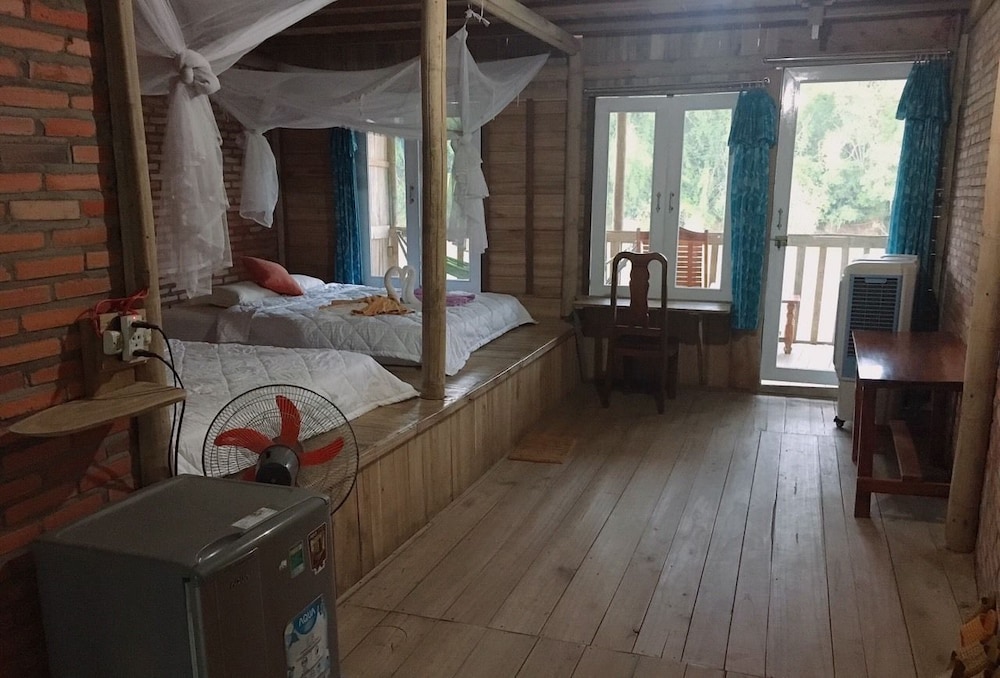 Green Bamboo Lodge