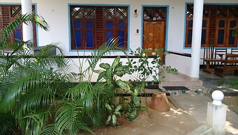 Hangloose Arugambay