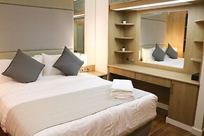 JJ Suites - Your Home on 11