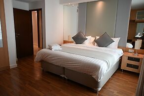 JJ Suites - Your Home on 11