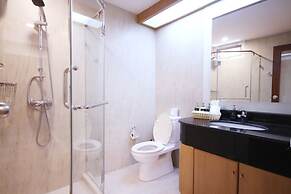 JJ Suites - Your Home on 11