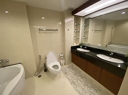 JJ Suites - Your Home on 11