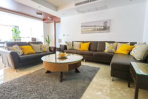 JJ Suites - Your Home on 11