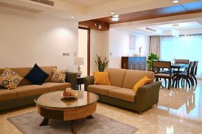JJ Suites - Your Home on 11