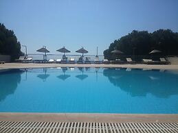 Pine Beach Boutique Hotel