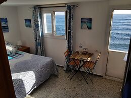 Bed and Breakfast by the Sea