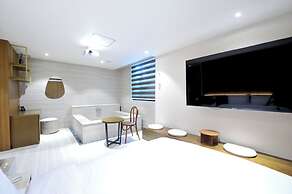 Brown-Dot Hotel Gwangyang Deokrye