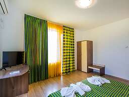 2 Bedroom Apartment in Dafinka Guest House