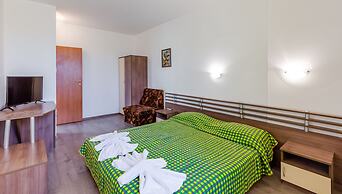 2 Bedroom Apartment in Dafinka Guest House