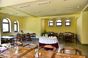 Vanatun Monastery Stay