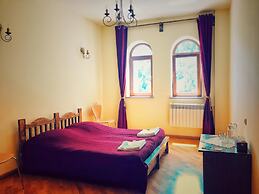Vanatun Monastery Stay
