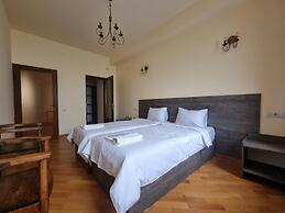 Vanatun Monastery Stay