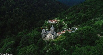 Vanatun Monastery Stay