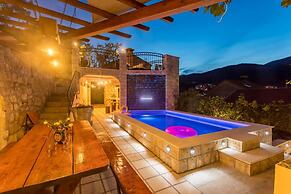 Villa Anita private heated pool