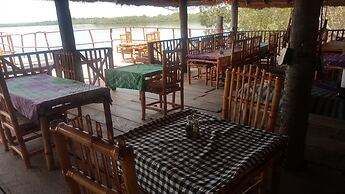 Bintang Bolong Lodge