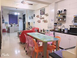 Le Zai Ci Jhong B&B