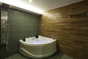 Dream Luxury Hotel