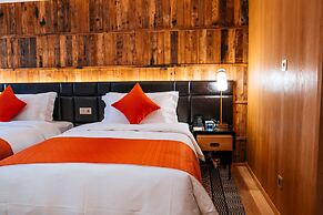 QI Hotel