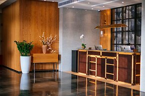 QI Hotel