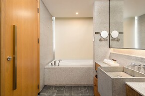 QI Hotel
