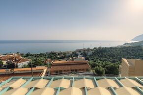 Ouzo Panoramic Houses 2, with private pool