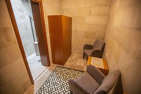 Capiedra Hotel