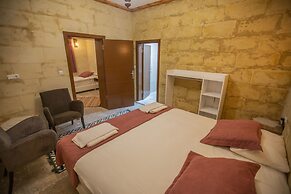 Capiedra Hotel